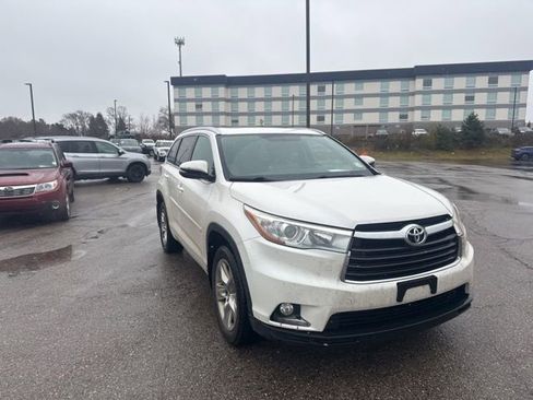 Used 2014 Toyota Highlander Limited image 11