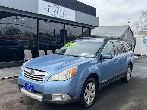 Used 2010 Subaru Outback 2.5i Limited image 1