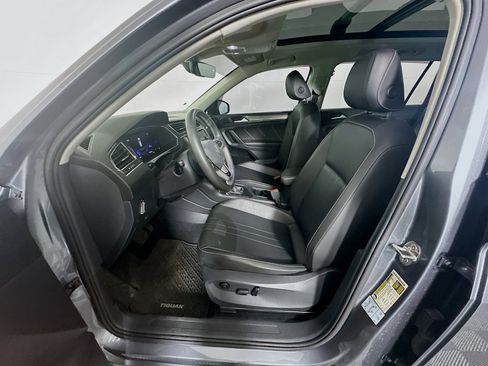 Used 2022 Volkswagen Tiguan SE w/ Panoramic Sunroof Package image 13