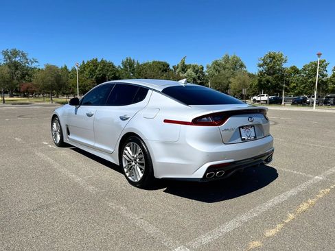 Used 2018 Kia Stinger RWD image 8