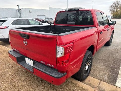 Used 2023 Nissan Titan SV image 10
