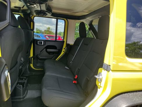 Used 2022 Jeep Wrangler Unlimited Sport AWD/4WD image 9