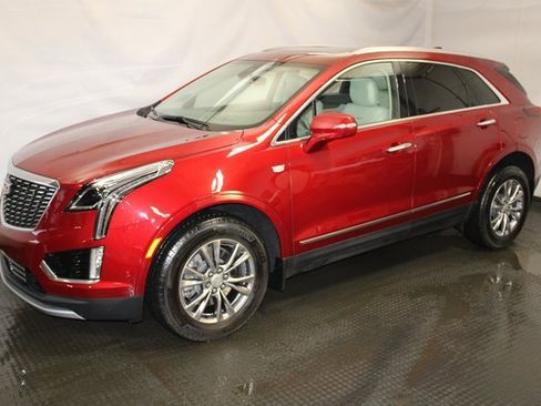 Certified 2023 Cadillac XT5 Premium Luxury w/ Technology Package image 2
