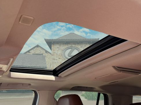 Used 2019 Cadillac Escalade Luxury image 24