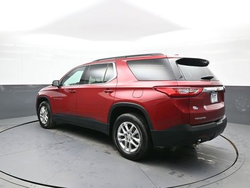 Used 2021 Chevrolet Traverse LT image 8