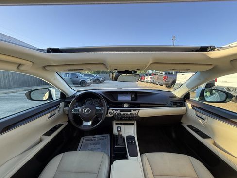 Used 2018 Lexus ES 350 w/ Premier Package FWD image 18