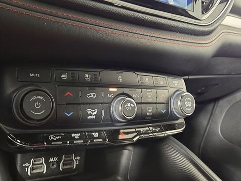 Used 2023 Dodge Durango GT image 20