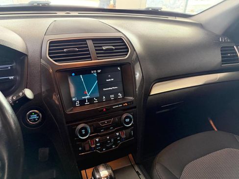 Used 2018 Ford Explorer XLT w/ Equipment Group 201A image 23
