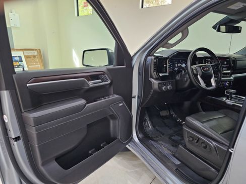 Used 2025 GMC Sierra 1500 SLT w/ SLT Premium Package AWD/4WD image 19