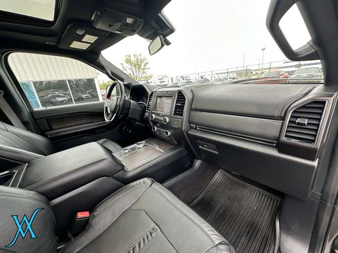 Used 2019 Ford Expedition Limited w/ Equipment Group 302A AWD/4WD image 21