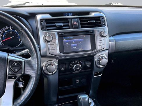 Used 2018 Toyota 4Runner SR5 AWD/4WD image 7