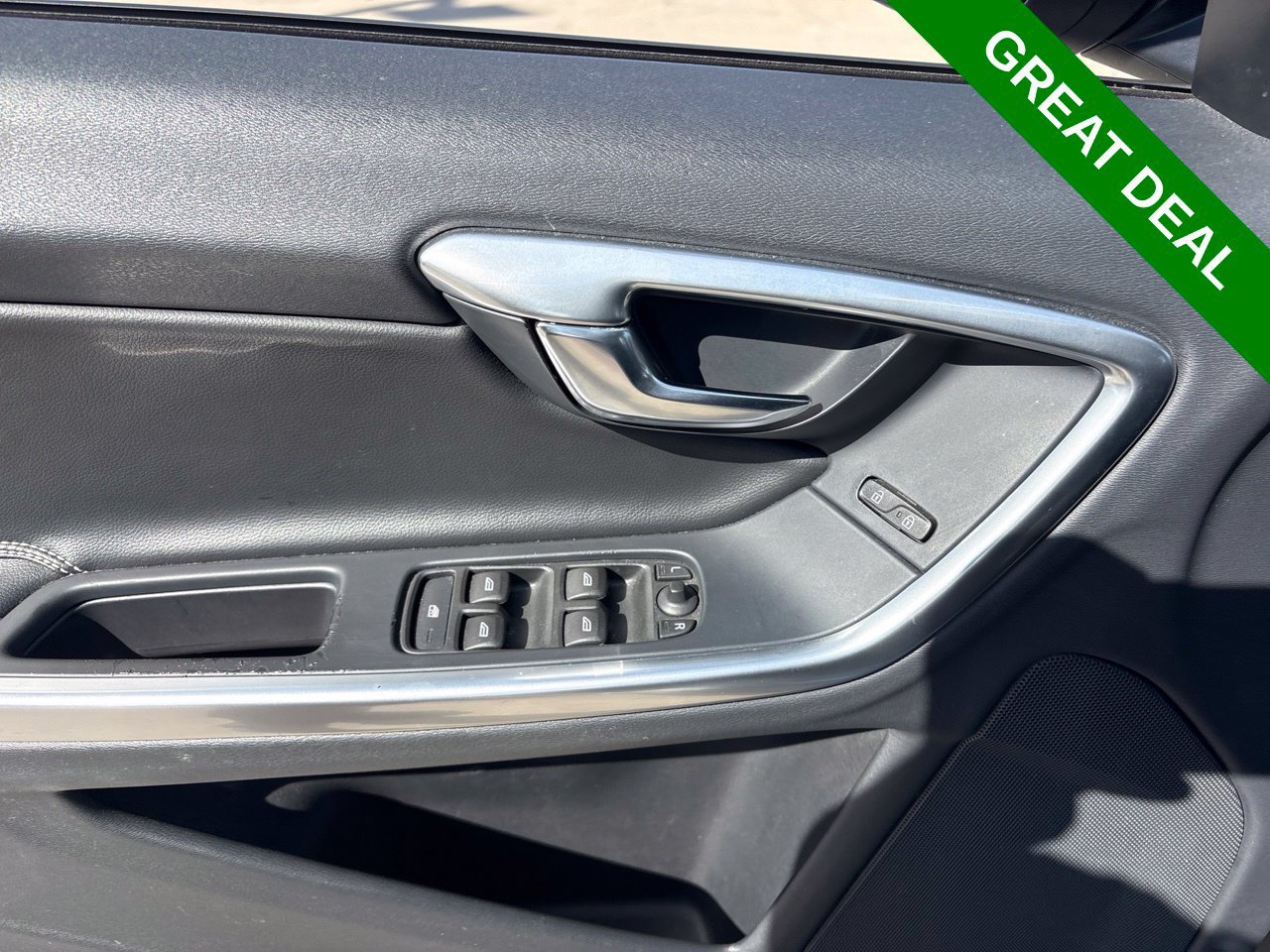 Used 2018 Volvo S60 T5 Dynamic w/ Vision Package AWD/4WD image 17