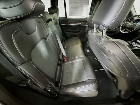 New 2026 Jeep Grand Cherokee Laredo image 25