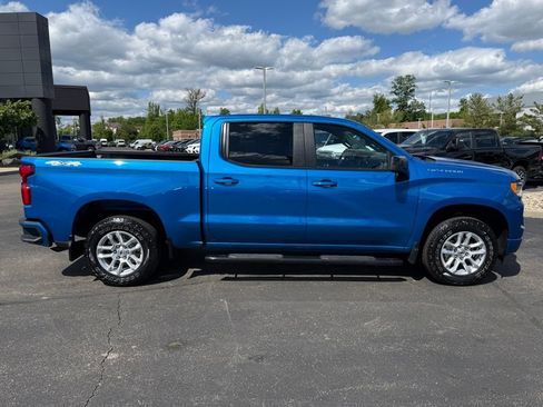 Used 2022 Chevrolet Silverado 1500 RST AWD/4WD image 2