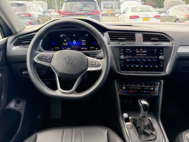 Used 2022 Volkswagen Tiguan SE AWD/4WD image 20