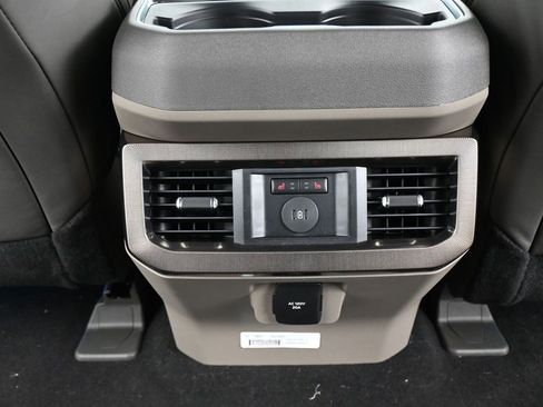 New 2026 Ford F250 Platinum w/ Platinum Plus Package AWD/4WD image 22