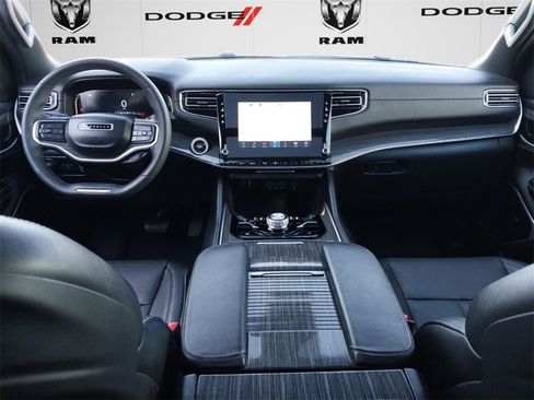 Used 2022 Jeep Wagoneer Series III w/ Premium Group I image 8