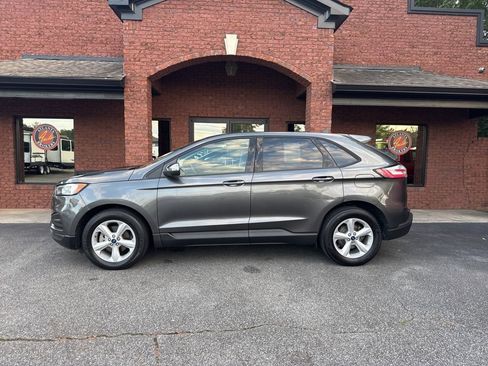 Used 2020 Ford Edge SE image 12