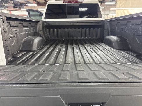 Used 2024 GMC Sierra 2500 AT4 w/ Technology Package image 28