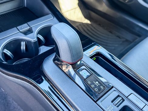 Used 2023 Toyota Prius Prime Premium image 19