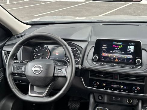 Used 2025 Nissan Rogue SV image 35