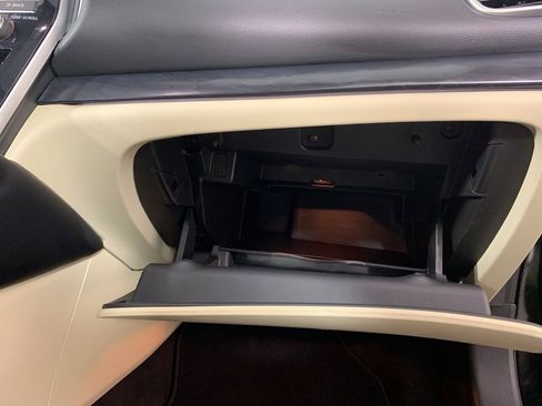 Used 2022 Nissan Maxima Platinum w/ Sport Mat Group image 44