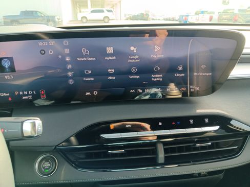 Used 2025 Buick Enclave Preferred image 15