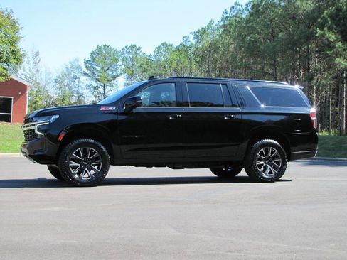 Used 2021 Chevrolet Suburban Z71 w/ Z71 Off-Road Package image 4