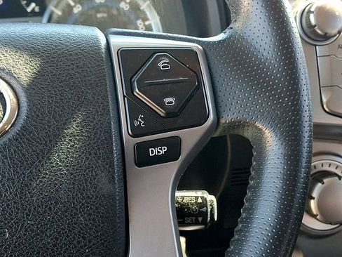 Used 2017 Toyota 4Runner SR5 AWD/4WD image 22