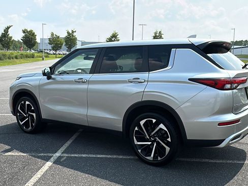 Used 2022 Mitsubishi Outlander SE image 11