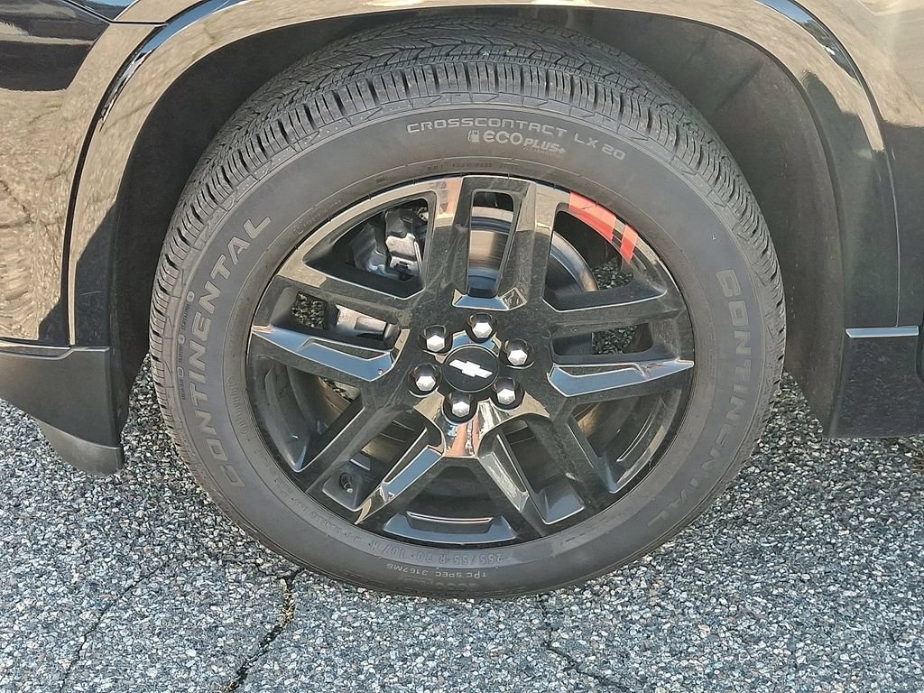Used 2021 Chevrolet Traverse Premier w/ Redline Edition AWD/4WD image 13