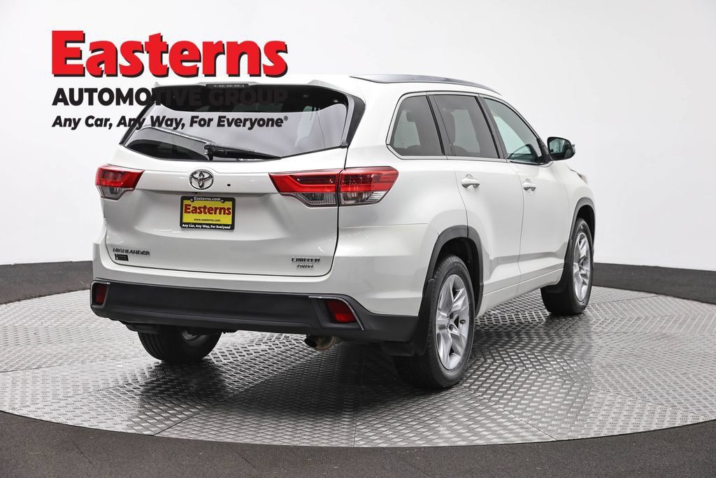 Used 2017 Toyota Highlander Limited Platinum AWD/4WD image 5