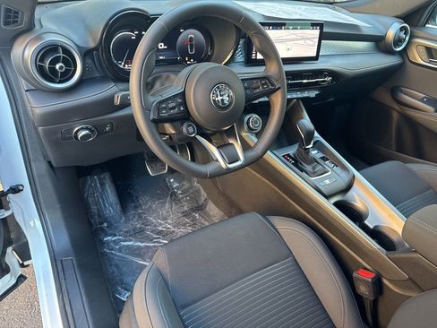 Used 2025 Alfa Romeo Tonale image 15