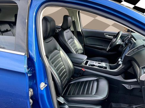 Used 2022 Ford Edge SEL w/ Convenience Package image 7