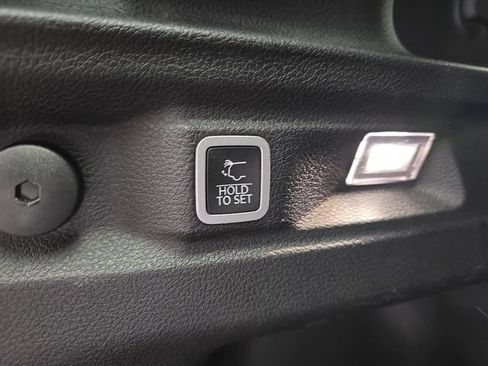 Used 2023 Jeep Grand Cherokee L Laredo AWD/4WD image 34