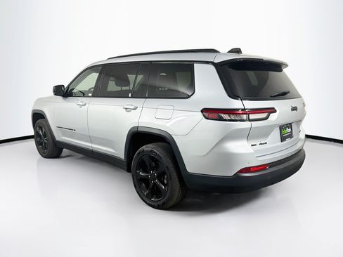 Used 2023 Jeep Grand Cherokee L Limited w/ Black Appearance Package AWD/4WD image 5