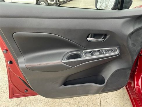 New 2025 Nissan Versa SR w/ Trunk Package image 17