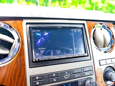 Used 2011 Ford F250 Lariat w/ Lariat Interior Pkg AWD/4WD image 19