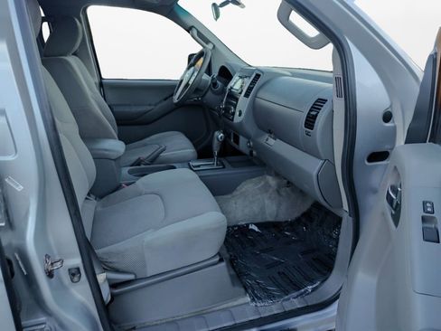 Used 2014 Nissan Frontier SV image 22