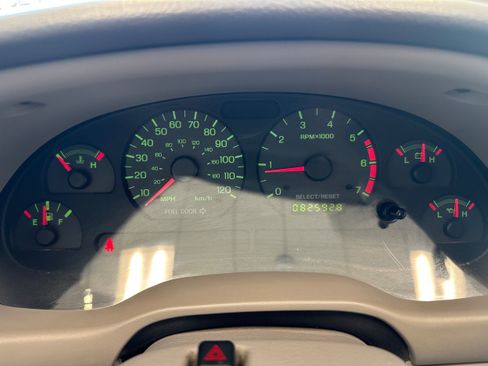 Used 2001 Ford Mustang Premium RWD image 18
