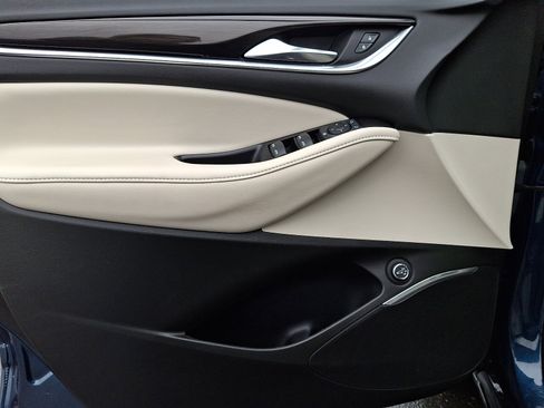 Used 2023 Buick Enclave Essence w/ Experience Buick Package image 14