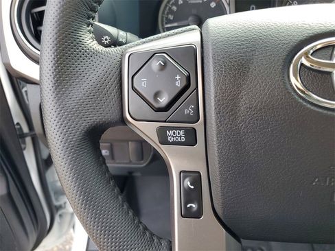 Used 2022 Toyota Tacoma SR5 image 11