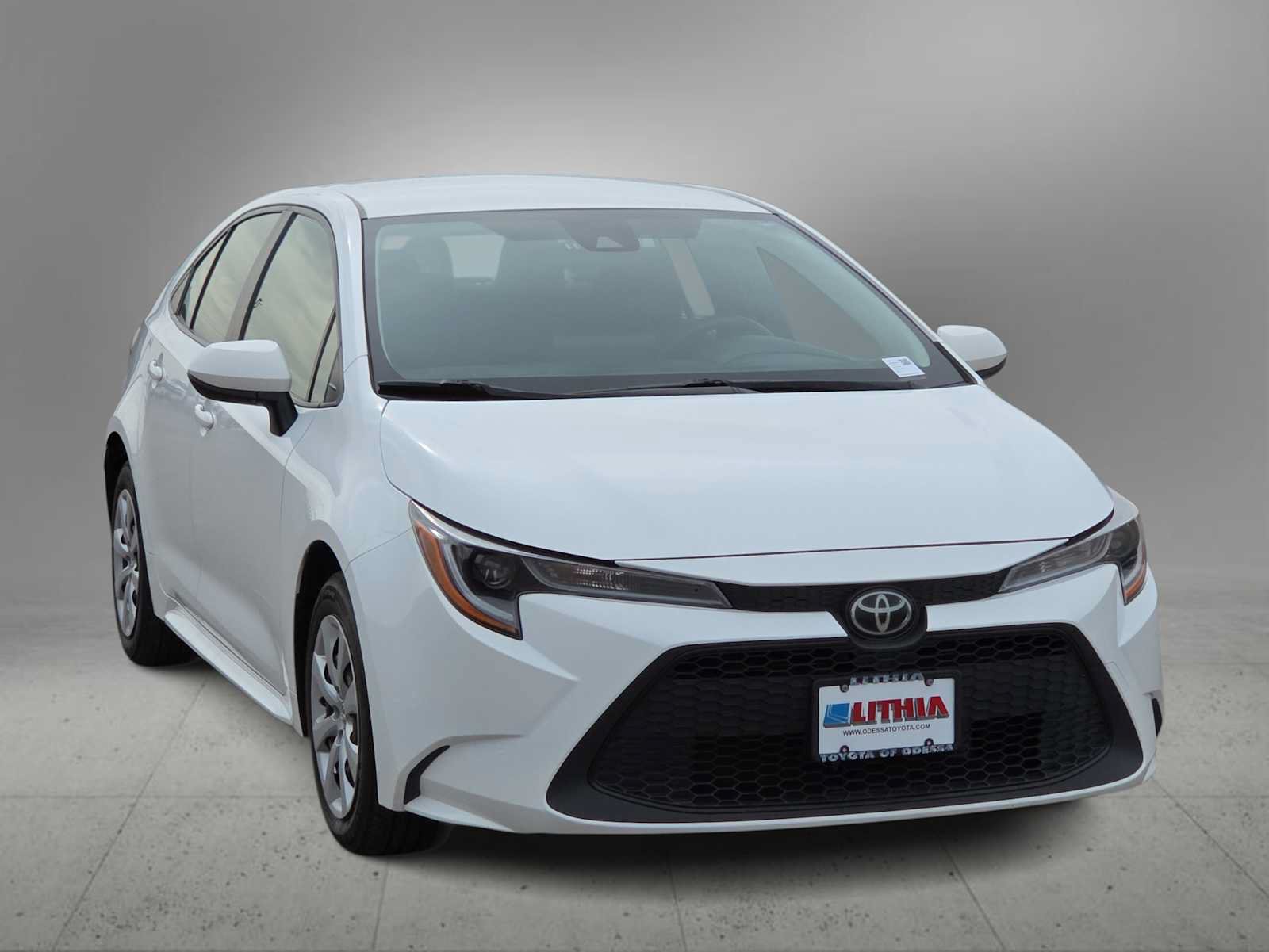 Certified 2022 Toyota Corolla LE FWD image 3