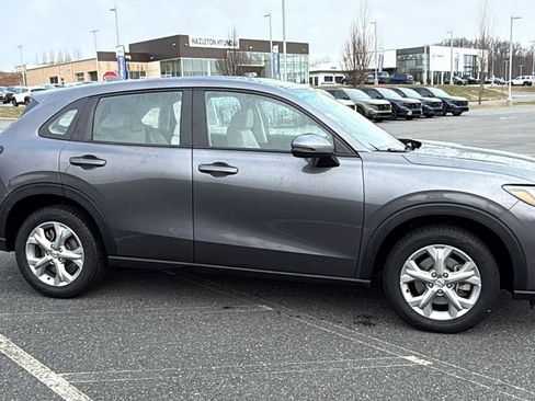 Certified 2023 Honda HR-V LX image 3