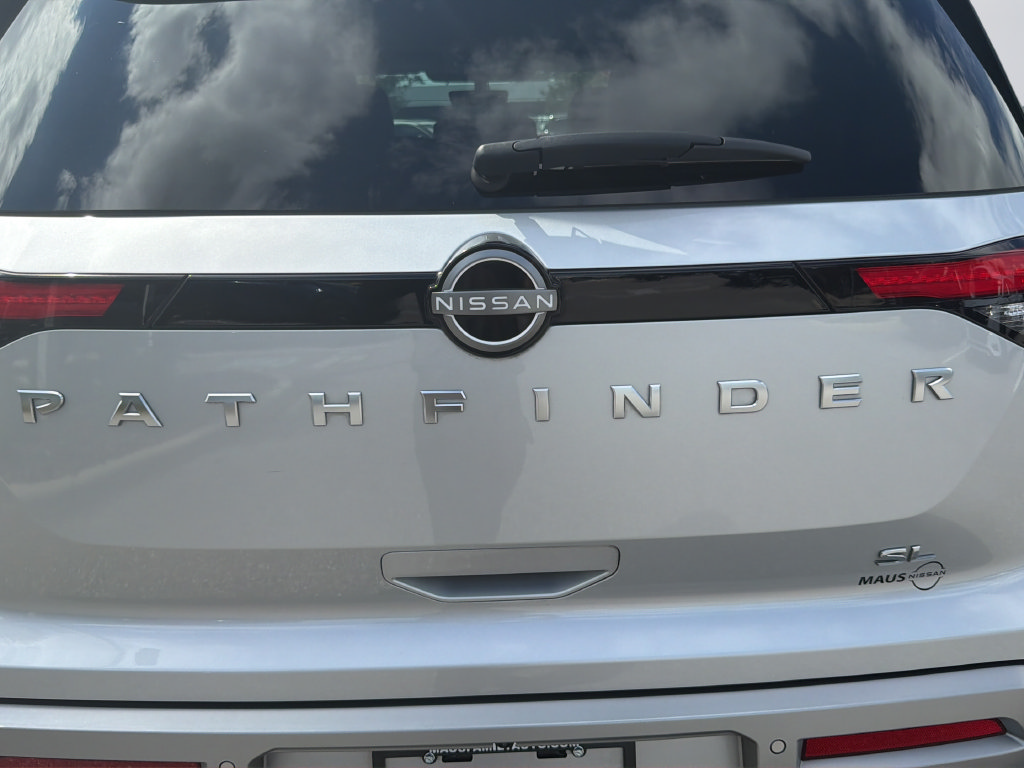 Certified 2025 Nissan Pathfinder SL FWD image 51
