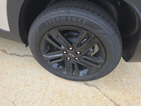 New 2026 Chevrolet Trax ACTIV w/ Driver Confidence Package FWD image 18