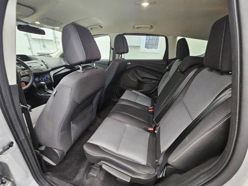 Used 2017 Ford Escape SE image 12