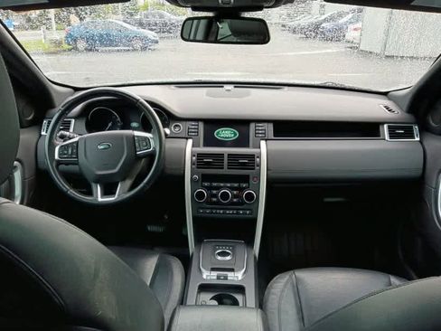 Used 2017 Land Rover Discovery Sport HSE AWD/4WD image 5