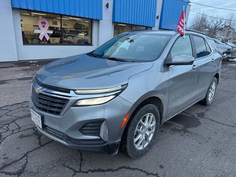 Used 2024 Chevrolet Equinox LT image 2