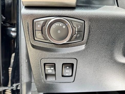 Used 2018 Ford F150 Lariat w/ Equipment Group 502A Luxury AWD/4WD image 14
